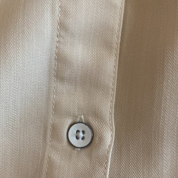 Button up top by ON - Picture 6 of 7